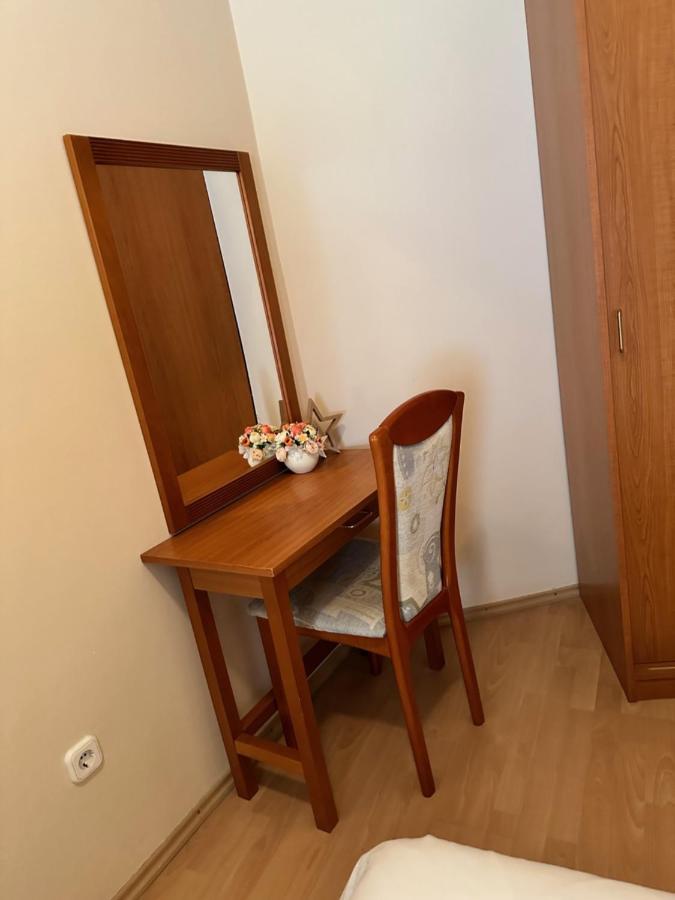 Cozy Garden Apartman Apartamento Gyula Exterior foto