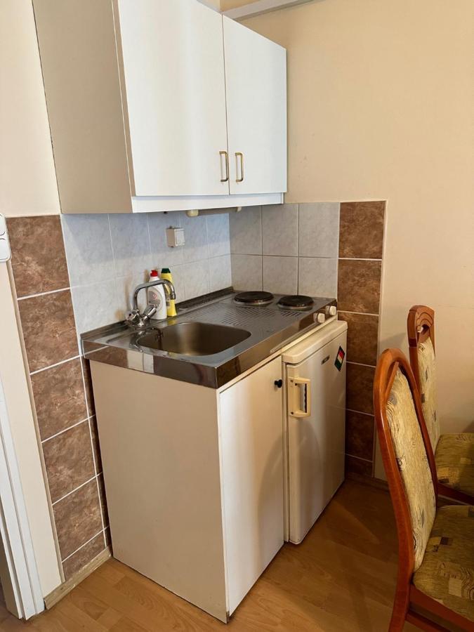Cozy Garden Apartman Apartamento Gyula Exterior foto